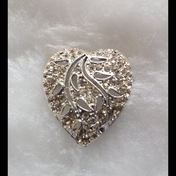 Rhinestone Heart Brooch Pin - Picture 5 of 8